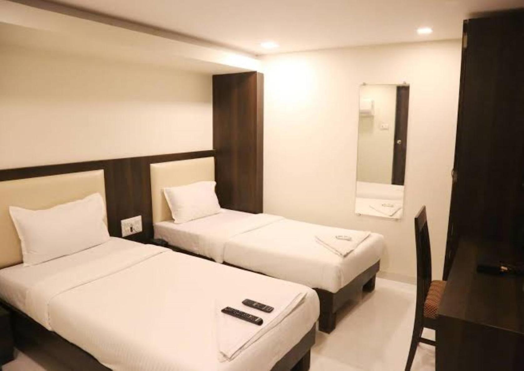 Hotel Blue Terminal 뭄바이 외부 사진