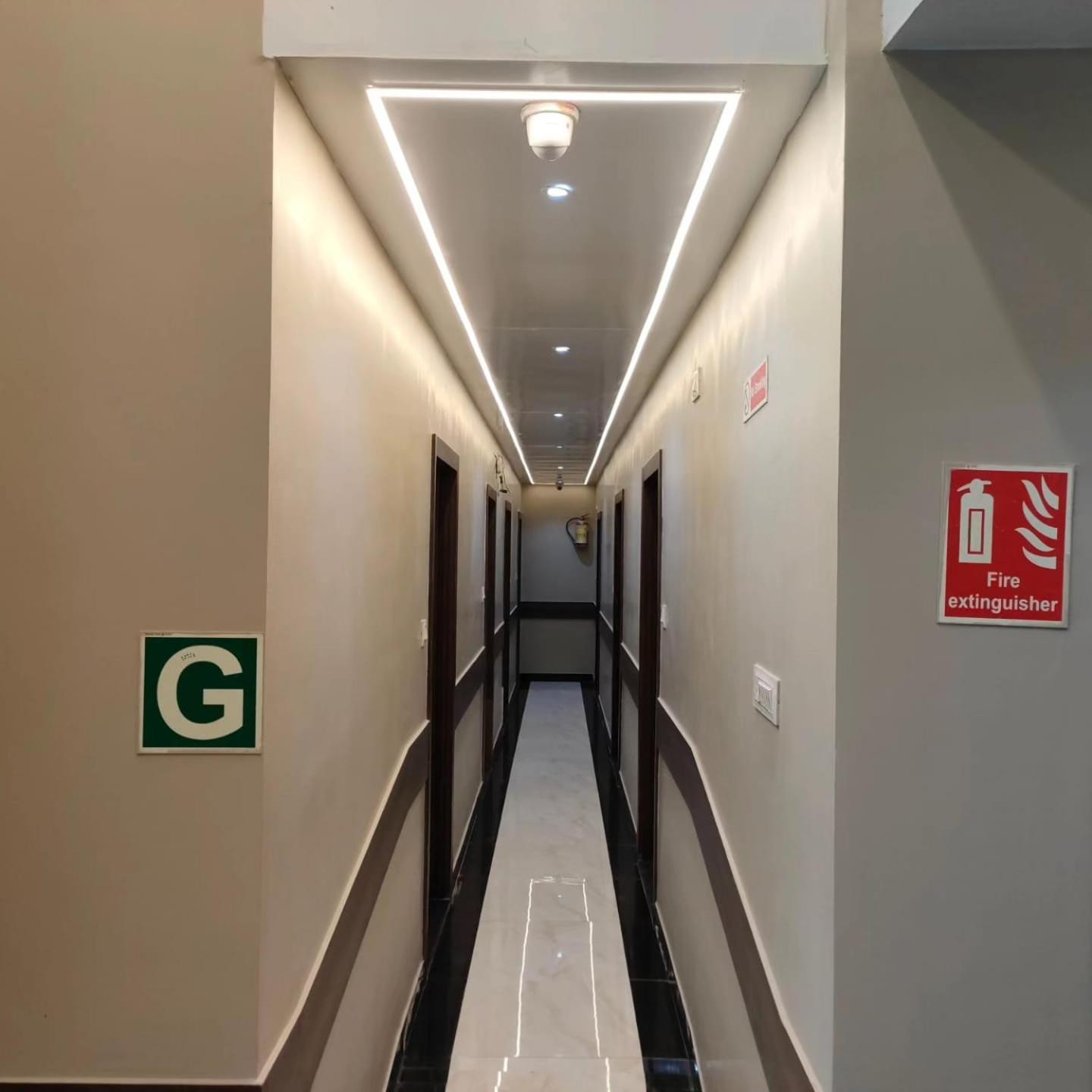 Hotel Blue Terminal 뭄바이 외부 사진