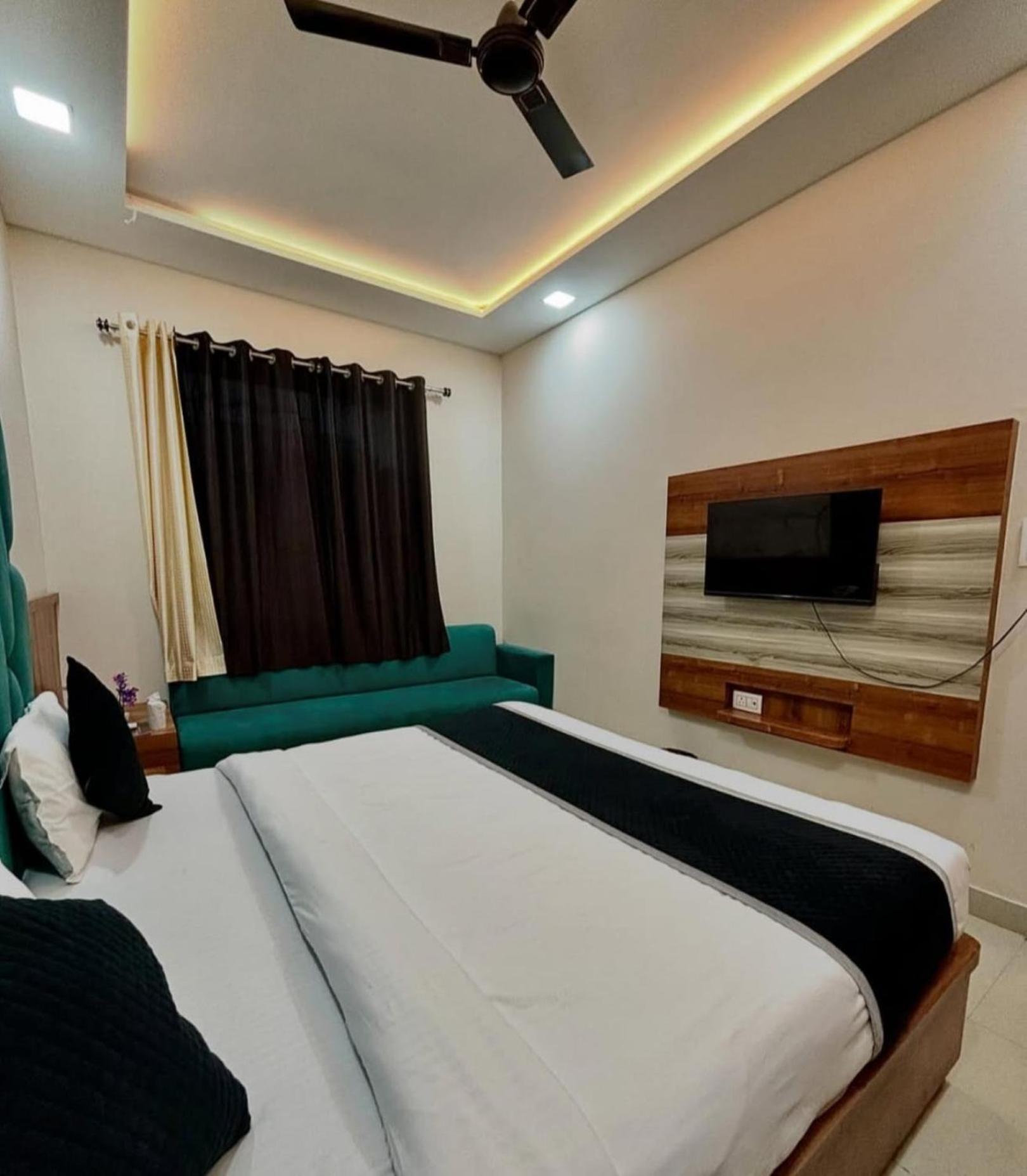Hotel Blue Terminal 뭄바이 외부 사진