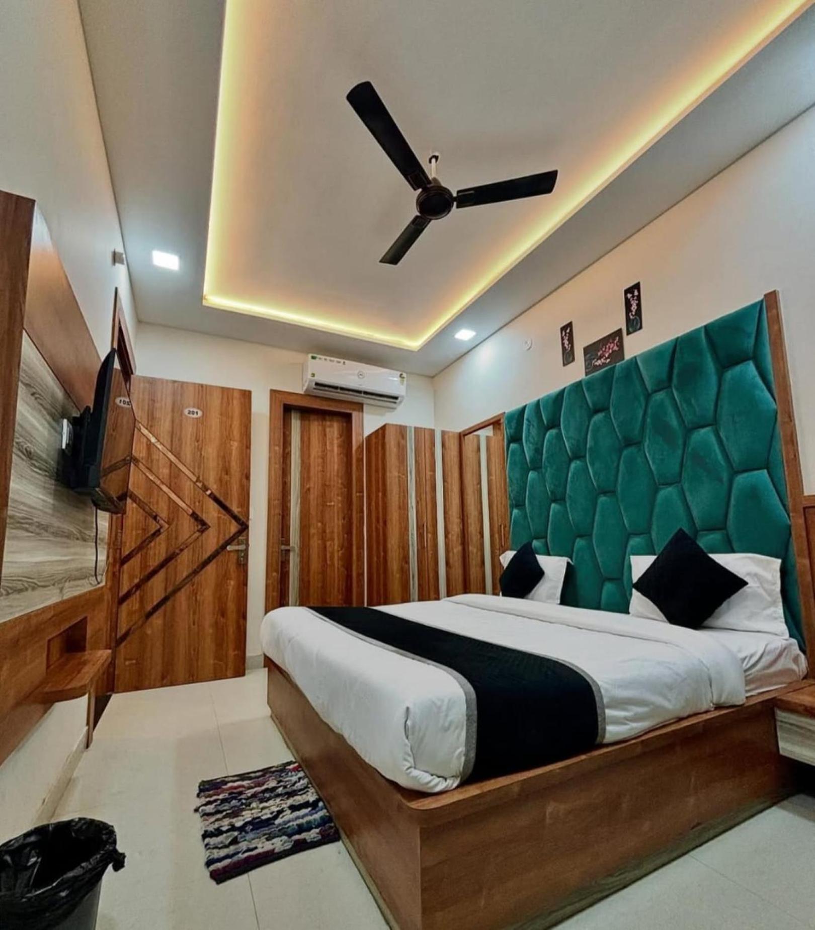 Hotel Blue Terminal 뭄바이 외부 사진